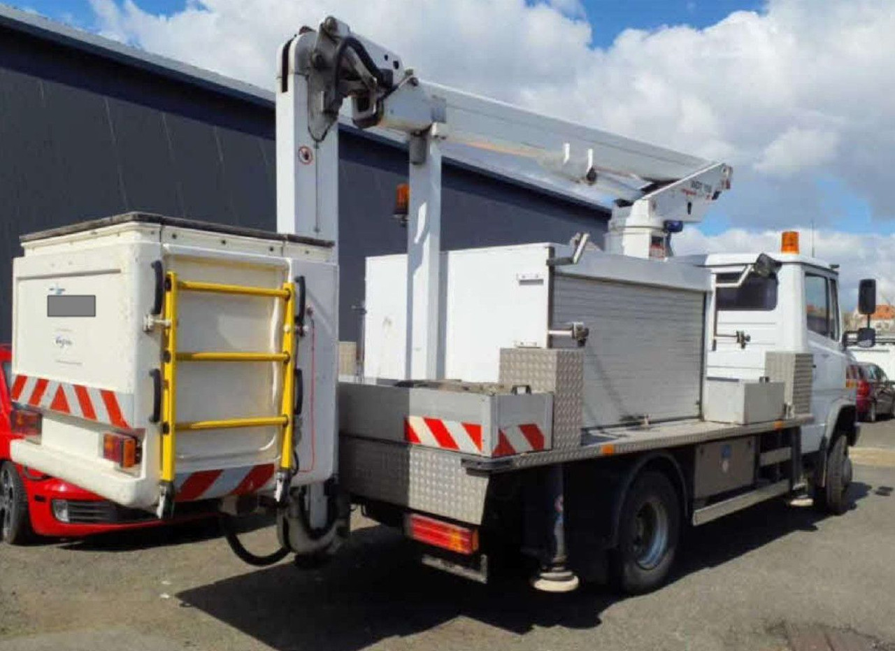 Mercedes-Benz VARIO 814D HUBARBEITS WUMAG 155T 4X4 ALLRAD - 트럭 탑재 고가작업 플랫폼 : 사진 3 Mercedes-Benz VARIO 814D HUBARBEITS WUMAG 155T 4X4 ALLRAD - 트럭 탑재 고가작업 플랫폼 : 사진 3
