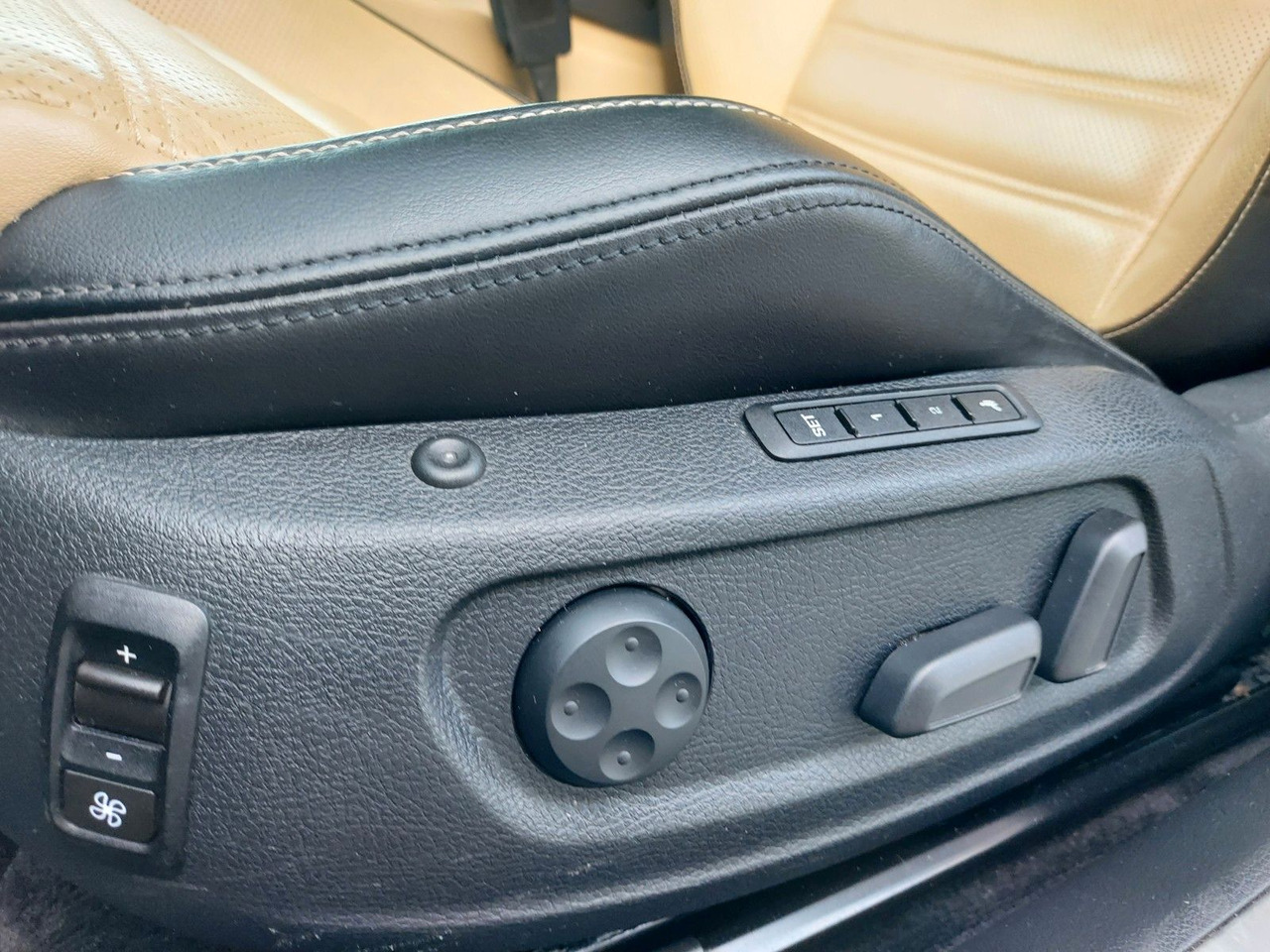 Volkswagen Passat CC DSG Sitzbelüftung ACC Radar Standheiz - 세단 : 사진 2 Volkswagen Passat CC DSG Sitzbelüftung ACC Radar Standheiz - 세단 : 사진 2