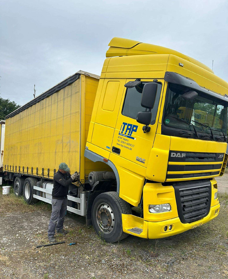 DAF XF 105 - 커튼사이더 트럭 : 사진 4 DAF XF 105 - 커튼사이더 트럭 : 사진 4