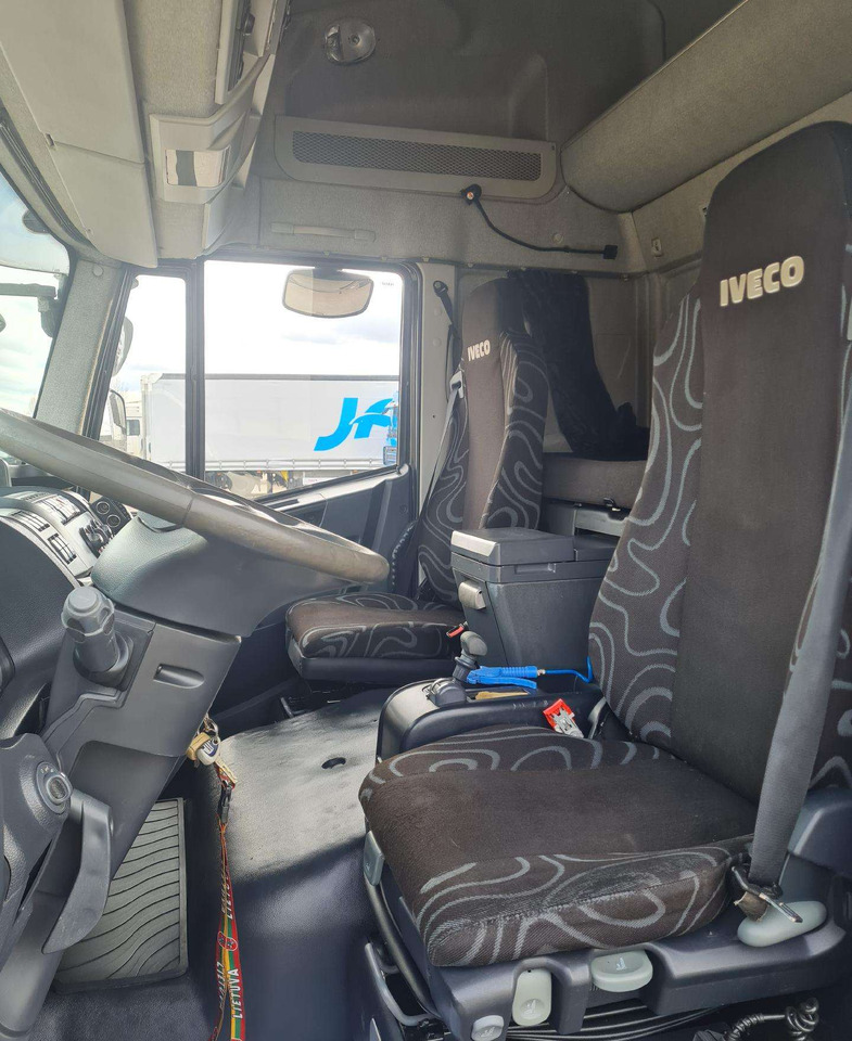 커튼사이더 트럭 Iveco ML75E18 : 사진 12