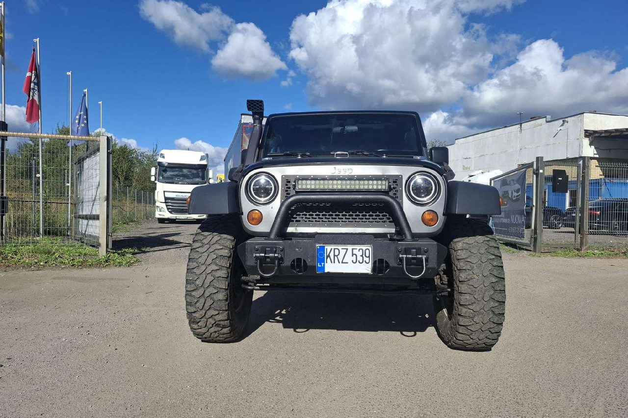Jeep Wrangler - SUV : 사진 4 Jeep Wrangler - SUV : 사진 4