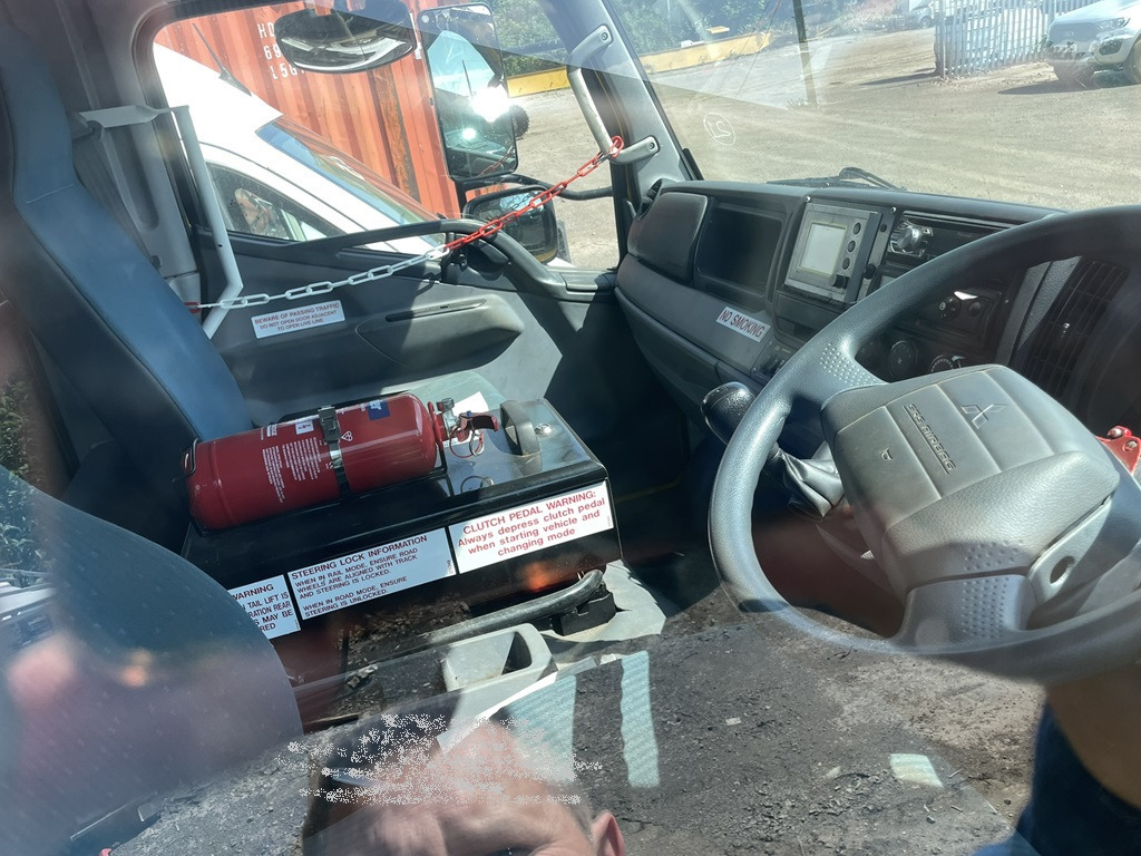 Mitsubishi Fusso - 박스 트럭 : 사진 4 Mitsubishi Fusso - 박스 트럭 : 사진 4