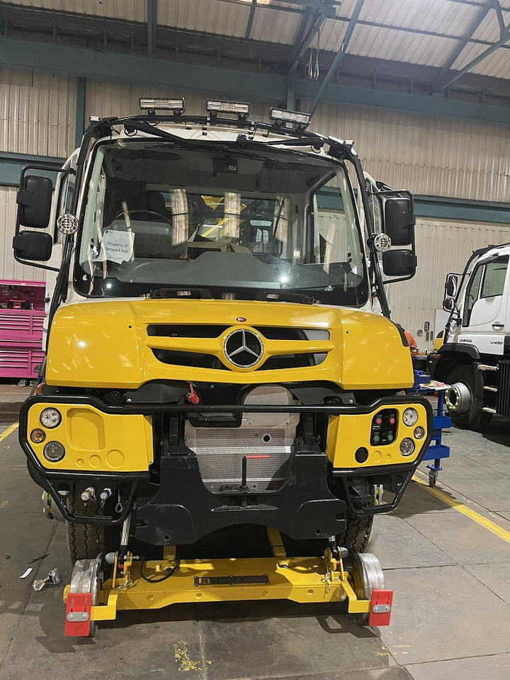 UNIMOG - 크레인 트럭 : 사진 2 UNIMOG - 크레인 트럭 : 사진 2