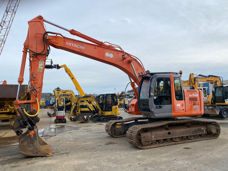 Hitachi ZX 225 USRLC NVT - 크롤러 굴삭기 : 사진 1 Hitachi ZX 225 USRLC NVT - 크롤러 굴삭기 : 사진 1