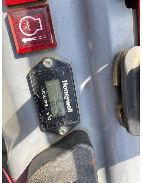 Takeuchi TB210R NVT - 미니 굴삭기 : 사진 4 Takeuchi TB210R NVT - 미니 굴삭기 : 사진 4