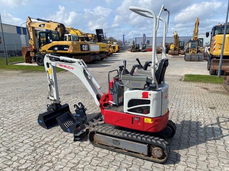 Takeuchi TB210R NVT - 미니 굴삭기 : 사진 1 Takeuchi TB210R NVT - 미니 굴삭기 : 사진 1