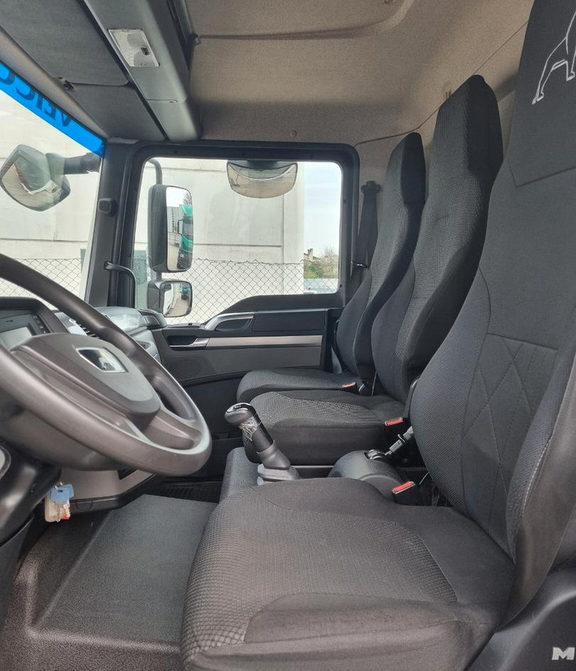 Interior photo 1: 박스 트럭 Man 8.190 furgone e sponda euro 6