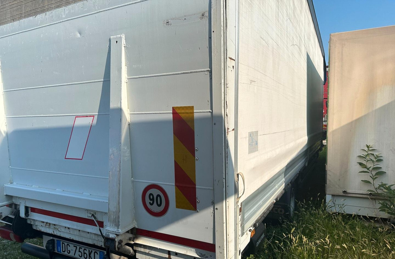 Renault MIDLUM 215.10 - 커튼사이더 트럭 : 사진 4 Renault MIDLUM 215.10 - 커튼사이더 트럭 : 사진 4