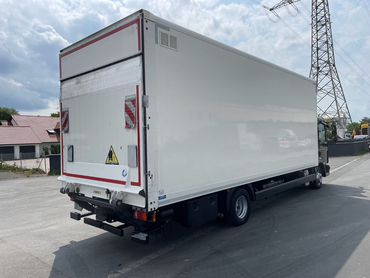 MAN TGL 12.250 4x2 BL Koffer/LBW/PALFINGER/AC/EU6c - 박스 트럭 : 사진 5 MAN TGL 12.250 4x2 BL Koffer/LBW/PALFINGER/AC/EU6c - 박스 트럭 : 사진 5
