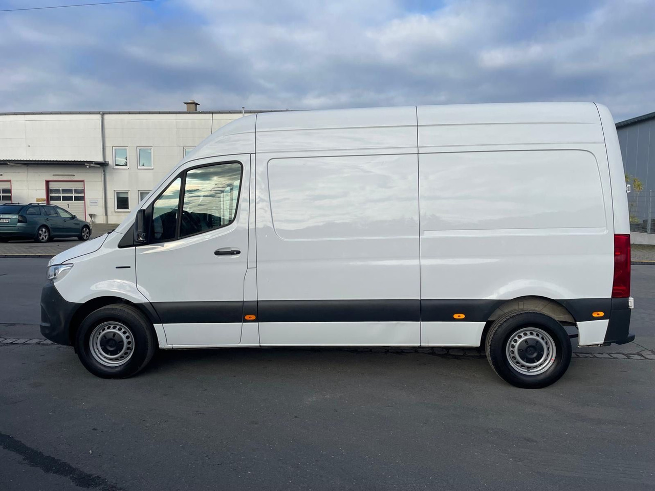 Mercedes-Benz eSprinter L2H2 Kastenwagen/47KW/AC/Kamera - 패널 밴, 전기 밴 : 사진 4 Mercedes-Benz eSprinter L2H2 Kastenwagen/47KW/AC/Kamera - 패널 밴, 전기 밴 : 사진 4