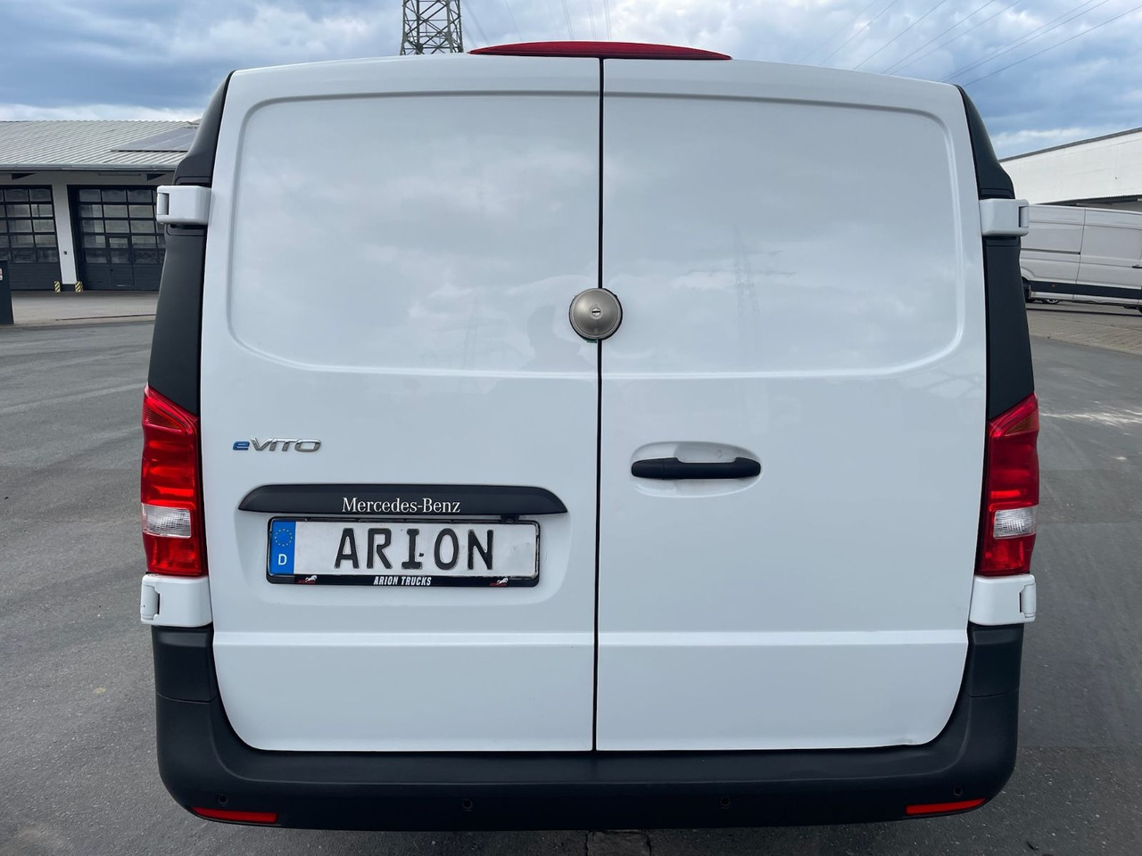 Mercedes-Benz eVito 111 Kastenwagen lang/Kamera/AC/70kW/3Sitze - 소형 밴, 전기 밴 : 사진 5 Mercedes-Benz eVito 111 Kastenwagen lang/Kamera/AC/70kW/3Sitze - 소형 밴, 전기 밴 : 사진 5