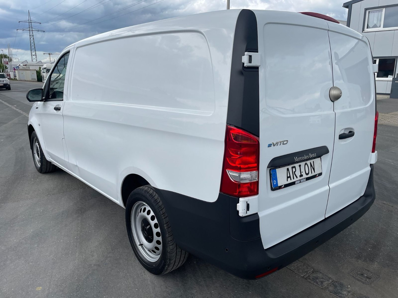 Mercedes-Benz eVito 111 Kastenwagen lang/Kamera/AC/70kW/3Sitze - 소형 밴, 전기 밴 : 사진 4 Mercedes-Benz eVito 111 Kastenwagen lang/Kamera/AC/70kW/3Sitze - 소형 밴, 전기 밴 : 사진 4