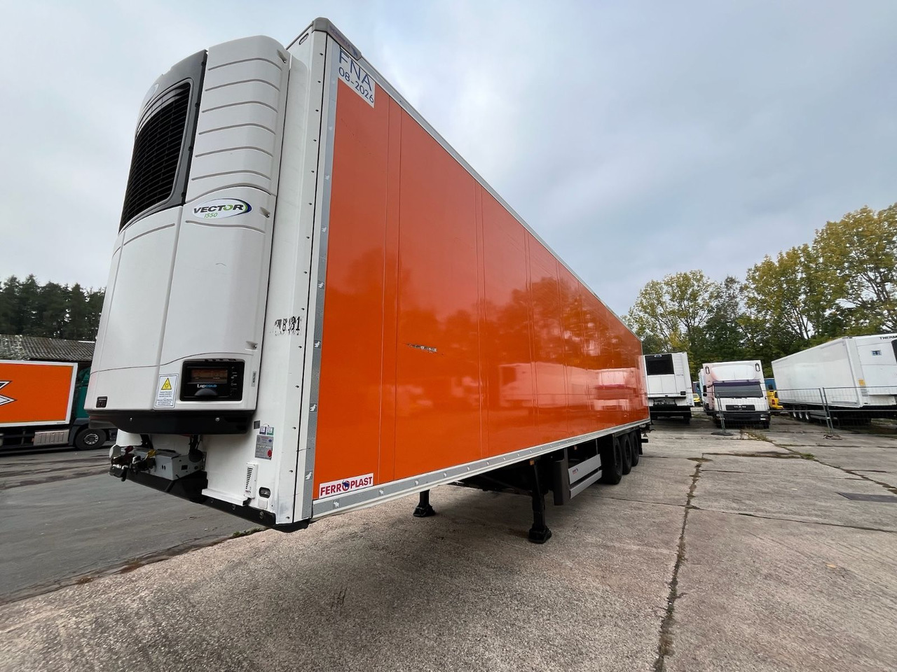 Schmitz Cargobull SCB*S3B/CARRIER/Vector1550/LBW/BÄR/2347h/13,4m - 냉동 세미 트레일러 : 사진 2 Schmitz Cargobull SCB*S3B/CARRIER/Vector1550/LBW/BÄR/2347h/13,4m - 냉동 세미 트레일러 : 사진 2