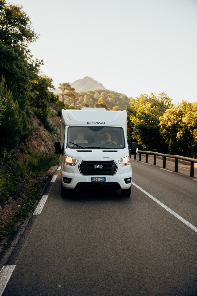 ETRUSCO Etrusco V 6.8 SCF - 캠핑카 : 사진 1 ETRUSCO Etrusco V 6.8 SCF - 캠핑카 : 사진 1