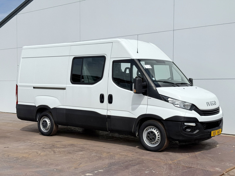 Iveco Daily 35S14 2.3 L2H2 Dubbele Cabine 7 Stoelen Airco Cruise Control Trekhaak 3.5t Lucht geveerde stoel - 패널 밴, 콤비 밴 : 사진 4 Iveco Daily 35S14 2.3 L2H2 Dubbele Cabine 7 Stoelen Airco Cruise Control Trekhaak 3.5t Lucht geveerde stoel - 패널 밴, 콤비 밴 : 사진 4