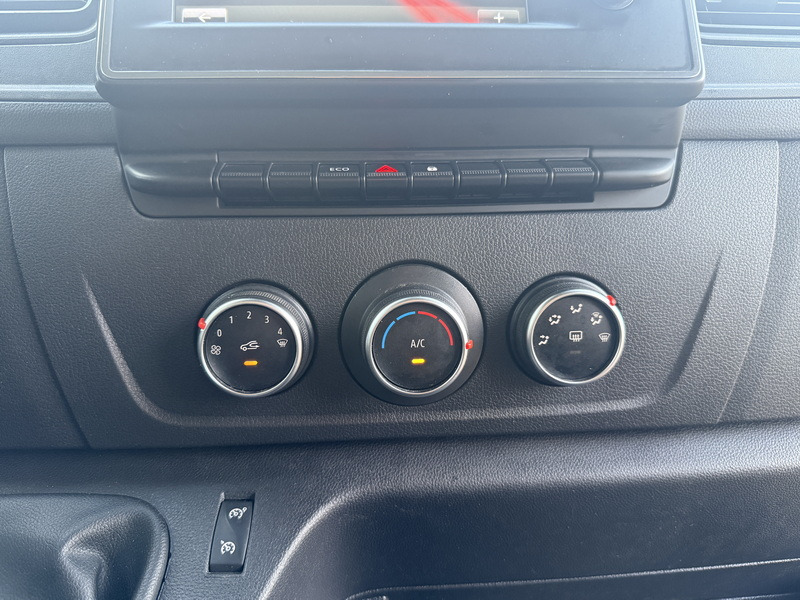 박스 밴, 전기 밴 Renault eMaster ZE 75PK 100% Elektrisch 57kWh 193km WLTP LED Airco Cruise Control Bakwagen Meubelbak Koffer Laadkabel : 사진 16 박스 밴, 전기 밴 Renault eMaster ZE 75PK 100% Elektrisch 57kWh 193km WLTP LED Airco Cruise Control Bakwagen Meubelbak Koffer Laadkabel : 사진 16