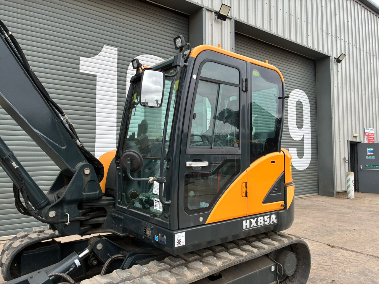 미니 굴삭기 Hyundai HX85A : 사진 17 미니 굴삭기 Hyundai HX85A : 사진 17