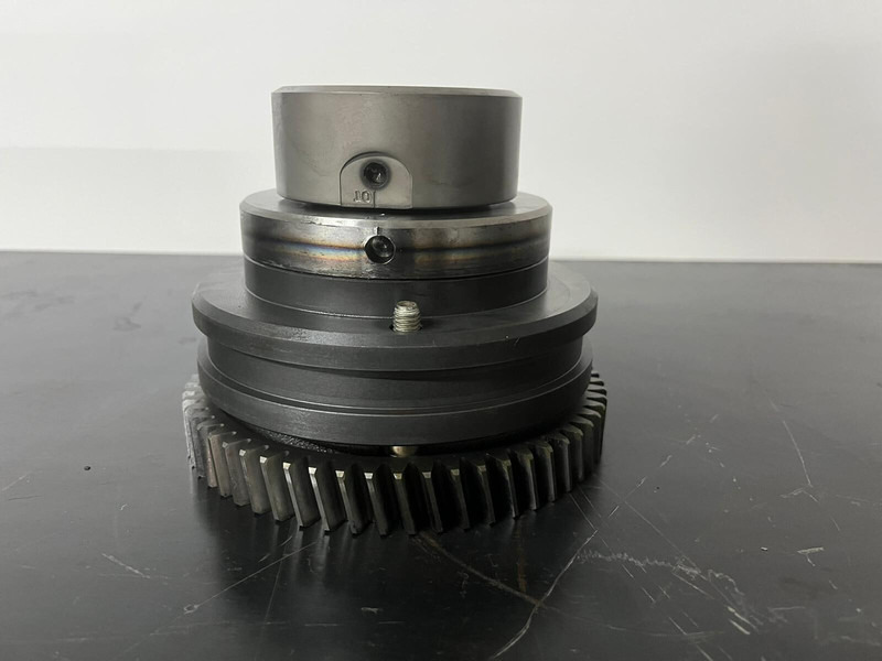 Liebherr Aandrijving brandstofpomp D9408 D 9408 - 엔진 및 부품 : 사진 4 Liebherr Aandrijving brandstofpomp D9408 D 9408 - 엔진 및 부품 : 사진 4