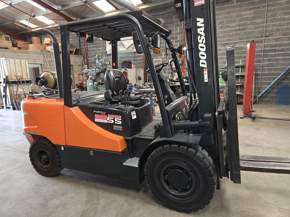 DOOSAN G55C-5 - LPG 지게차 : 사진 1 DOOSAN G55C-5 - LPG 지게차 : 사진 1