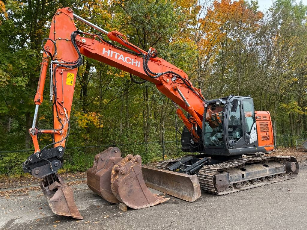 Hitachi ZX 225 US LC-6  - 크롤러 굴삭기 : 사진 1 Hitachi ZX 225 US LC-6  - 크롤러 굴삭기 : 사진 1