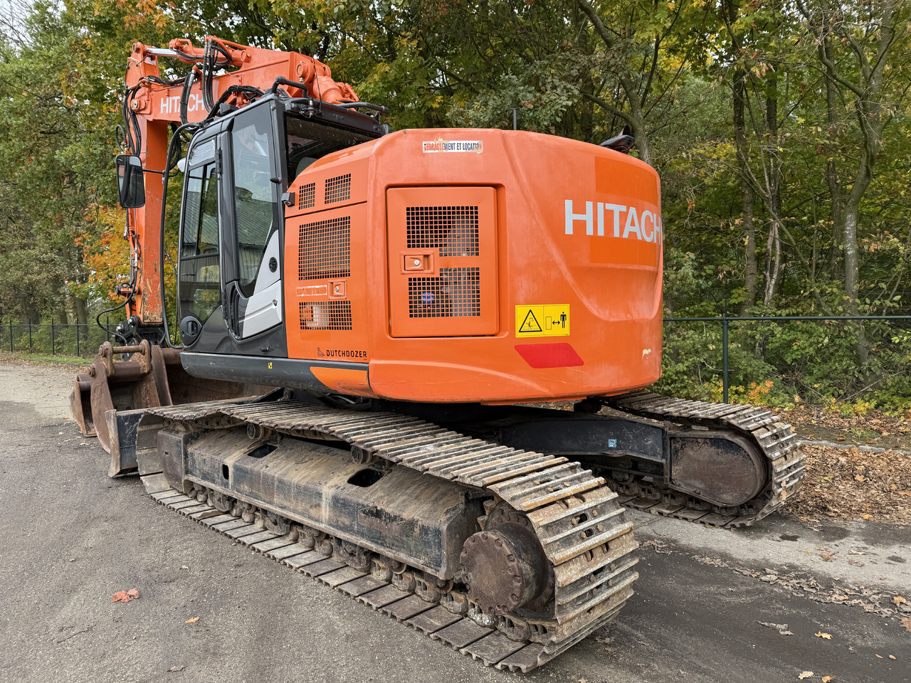 Hitachi ZX225USLC-6 - 크롤러 굴삭기 : 사진 3 Hitachi ZX225USLC-6 - 크롤러 굴삭기 : 사진 3