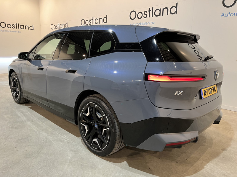 BMW iX xDrive40 High Executive 77 kWh / Luchtvering / Pano / Harman Kardon / Trekhaak / Sportpakket / 27.750 KM !! - SUV : 사진 4 BMW iX xDrive40 High Executive 77 kWh / Luchtvering / Pano / Harman Kardon / Trekhaak / Sportpakket / 27.750 KM !! - SUV : 사진 4