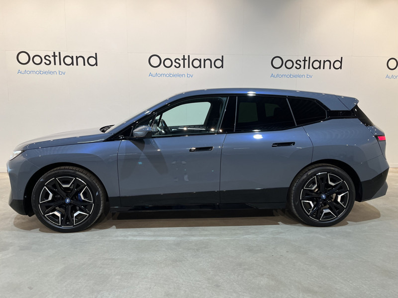 BMW iX xDrive40 High Executive 77 kWh / Luchtvering / Pano / Harman Kardon / Trekhaak / Sportpakket / 27.750 KM !! - SUV : 사진 3 BMW iX xDrive40 High Executive 77 kWh / Luchtvering / Pano / Harman Kardon / Trekhaak / Sportpakket / 27.750 KM !! - SUV : 사진 3
