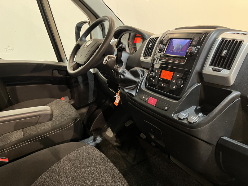 Fiat Ducato 2.3 MultiJet L2H2 120 PK / Euro 6 / Airco / Camera / Cruise Control / Trekhaak / Navigatie / 3-Zits / 72.600 KM !! - 소형 밴 : 사진 3 Fiat Ducato 2.3 MultiJet L2H2 120 PK / Euro 6 / Airco / Camera / Cruise Control / Trekhaak / Navigatie / 3-Zits / 72.600 KM !! - 소형 밴 : 사진 3