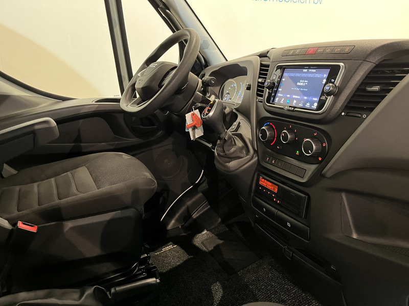 Iveco Daily 35S18 3.0 BE Clixtar Automaat Bakwagen met Laadklep / Laadvermogen 3.060 KG / Euro 6 / Luchtvering / Airco / Camera / CarPlay / Cruise Control / - 트랙터 유닛 : 사진 4 Iveco Daily 35S18 3.0 BE Clixtar Automaat Bakwagen met Laadklep / Laadvermogen 3.060 KG / Euro 6 / Luchtvering / Airco / Camera / CarPlay / Cruise Control / - 트랙터 유닛 : 사진 4