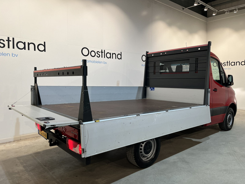 Mercedes-Benz Sprinter 317 CDI L2 RWD Automaat Open Laadbak / Euro 6 / Trekhaak 3500 KG / Airco / Cruise Control / CarPlay / Navigatie / 64.150 KM !! / BPM VRIJ !! - 플랫베드 밴 : 사진 2 Mercedes-Benz Sprinter 317 CDI L2 RWD Automaat Open Laadbak / Euro 6 / Trekhaak 3500 KG / Airco / Cruise Control / CarPlay / Navigatie / 64.150 KM !! / BPM VRIJ !! - 플랫베드 밴 : 사진 2