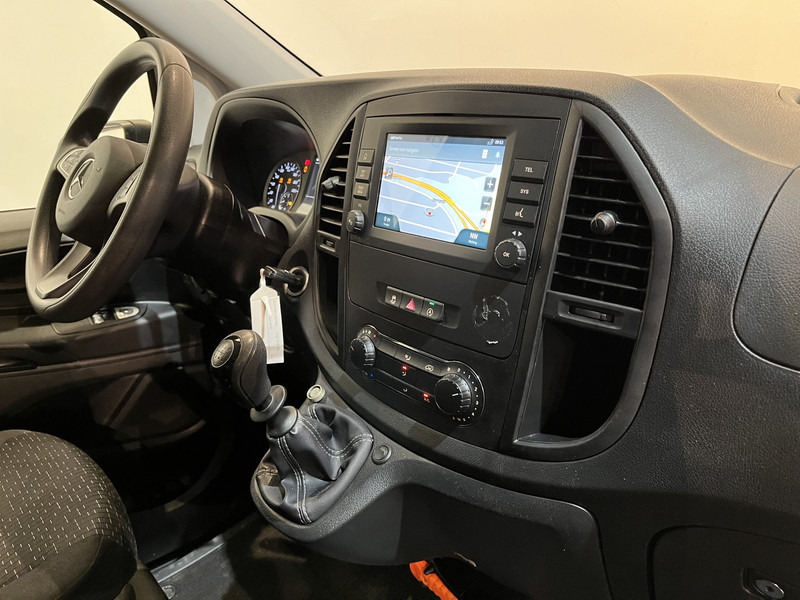 Mercedes-Benz Vito 116 CDI RWD Servicebus / Bott Inrichting / Euro 6 / Schuifdeur L + R / Airco / Cruise Control / Trekhaak / Camera / Navigatie / BPM VRIJ !! - 소형 밴 : 사진 3 Mercedes-Benz Vito 116 CDI RWD Servicebus / Bott Inrichting / Euro 6 / Schuifdeur L + R / Airco / Cruise Control / Trekhaak / Camera / Navigatie / BPM VRIJ !! - 소형 밴 : 사진 3