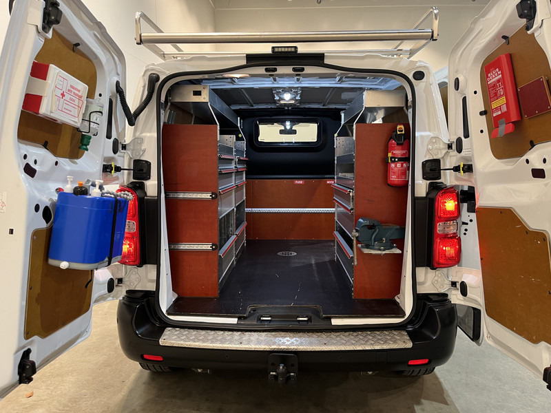 Opel Vivaro 2.0 CDTI L2H1 120 PK Servicebus / Inrichting / Euro 6 / 220V. / Airco / Cruise Control / Trekhaak / Camera / CarPlay / Navigatie / 60.800 KM !! - 소형 밴 : 사진 4 Opel Vivaro 2.0 CDTI L2H1 120 PK Servicebus / Inrichting / Euro 6 / 220V. / Airco / Cruise Control / Trekhaak / Camera / CarPlay / Navigatie / 60.800 KM !! - 소형 밴 : 사진 4