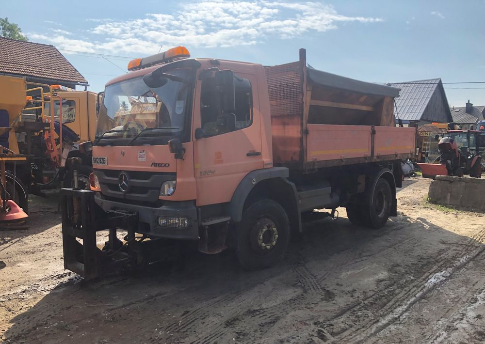 Mercedes-Benz Atego 1324 4x4 wywrotka piaskarka solarka - 덤프트럭 : 사진 1 Mercedes-Benz Atego 1324 4x4 wywrotka piaskarka solarka - 덤프트럭 : 사진 1