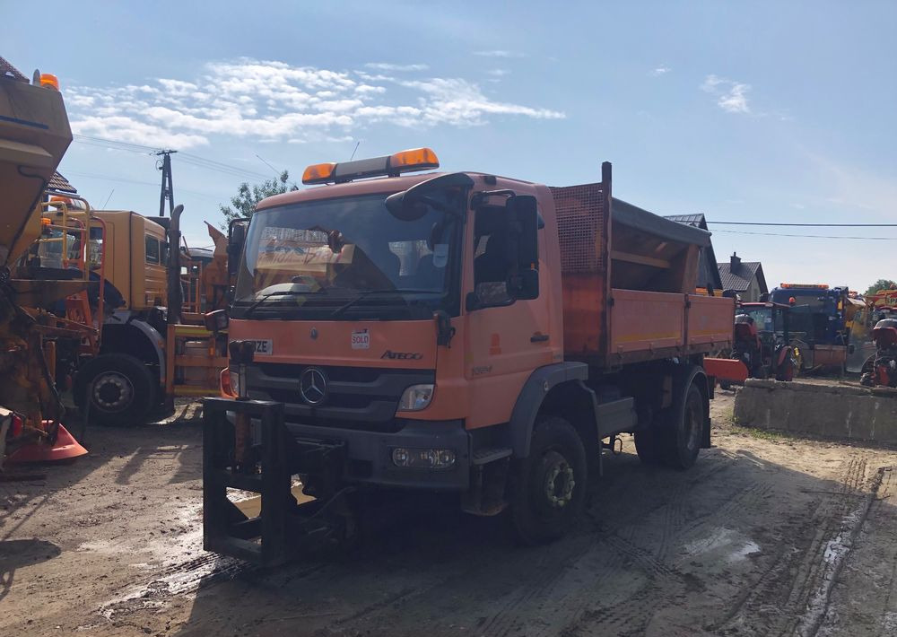 덤프트럭 Mercedes-Benz Atego 1324 4x4 wywrotka piaskarka solarka : 사진 13 덤프트럭 Mercedes-Benz Atego 1324 4x4 wywrotka piaskarka solarka : 사진 13