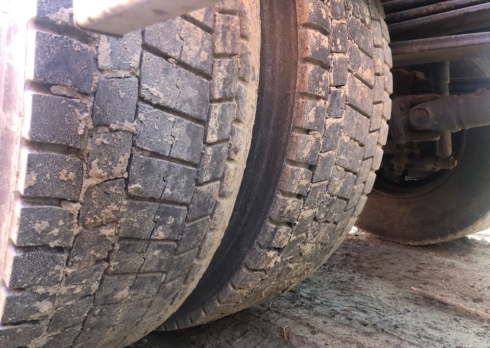 Mercedes-Benz Mercedes Axor 1824 schmidt 4x2 pług piaskarka solarka - 제설차량 : 사진 5 Mercedes-Benz Mercedes Axor 1824 schmidt 4x2 pług piaskarka solarka - 제설차량 : 사진 5
