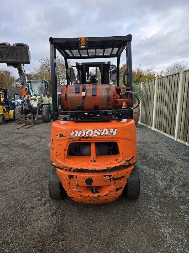 Doosan G 25 E-5 - LPG 지게차 : 사진 3 Doosan G 25 E-5 - LPG 지게차 : 사진 3