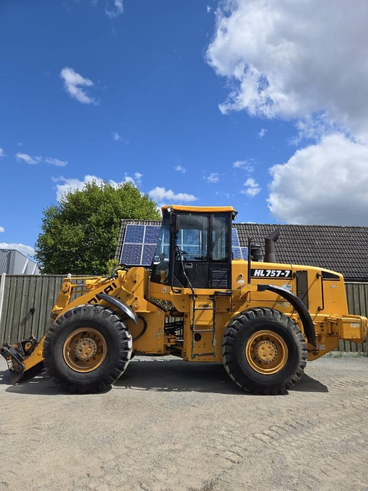 Hyundai HL 757-7 - 휠 로더 : 사진 1 Hyundai HL 757-7 - 휠 로더 : 사진 1