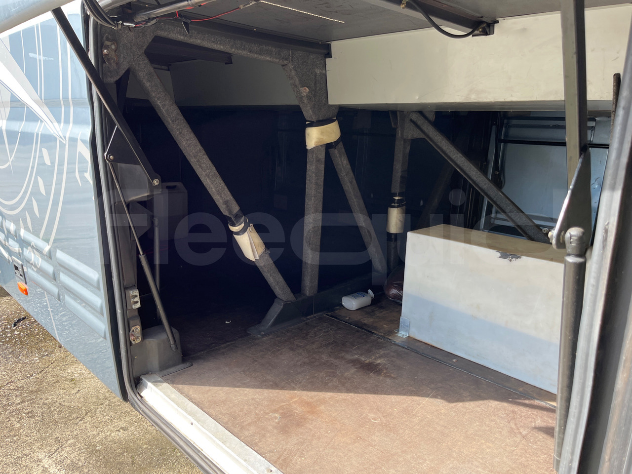 대형 버스 Iveco 380 : 사진 8