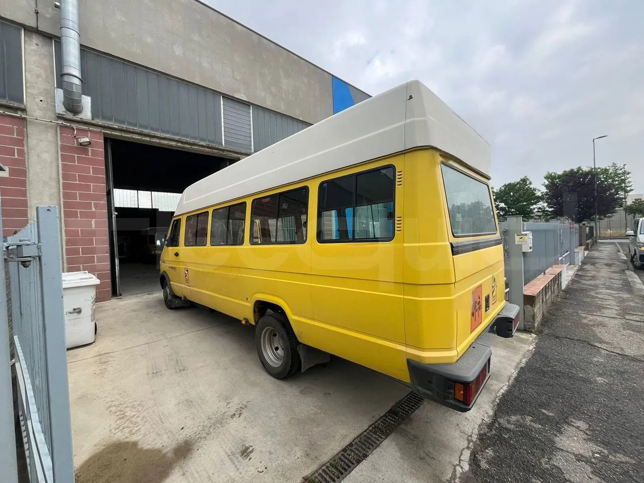 Iveco A45E10 - 스쿨버스 : 사진 5 Iveco A45E10 - 스쿨버스 : 사진 5