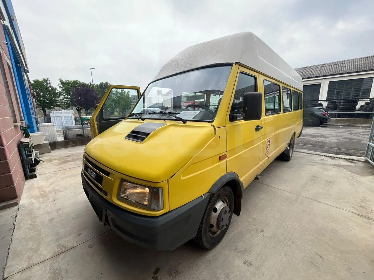Iveco A45E10 - 스쿨버스 : 사진 3 Iveco A45E10 - 스쿨버스 : 사진 3