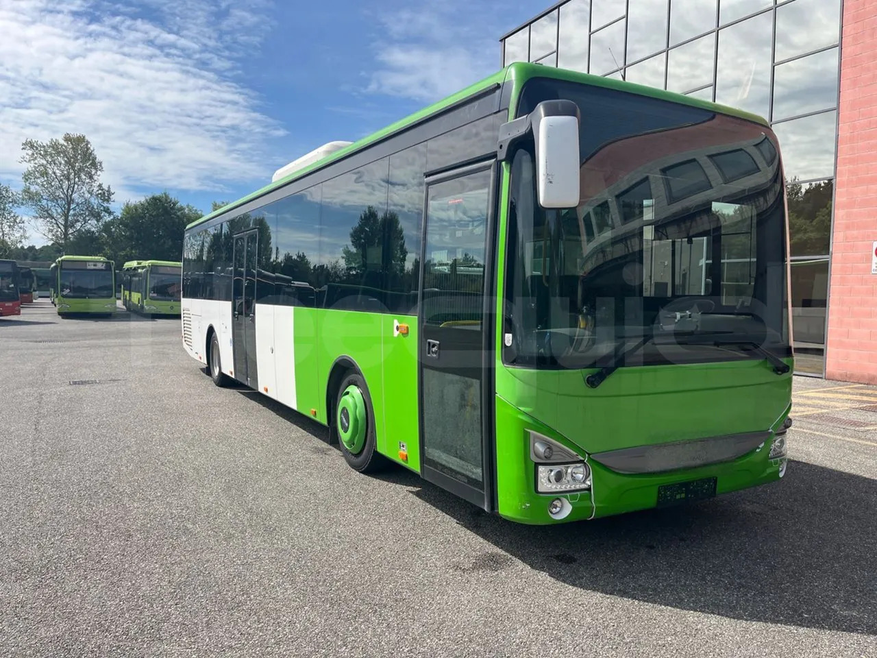 Iveco Crossway - 교외 버스 : 사진 1 Iveco Crossway - 교외 버스 : 사진 1
