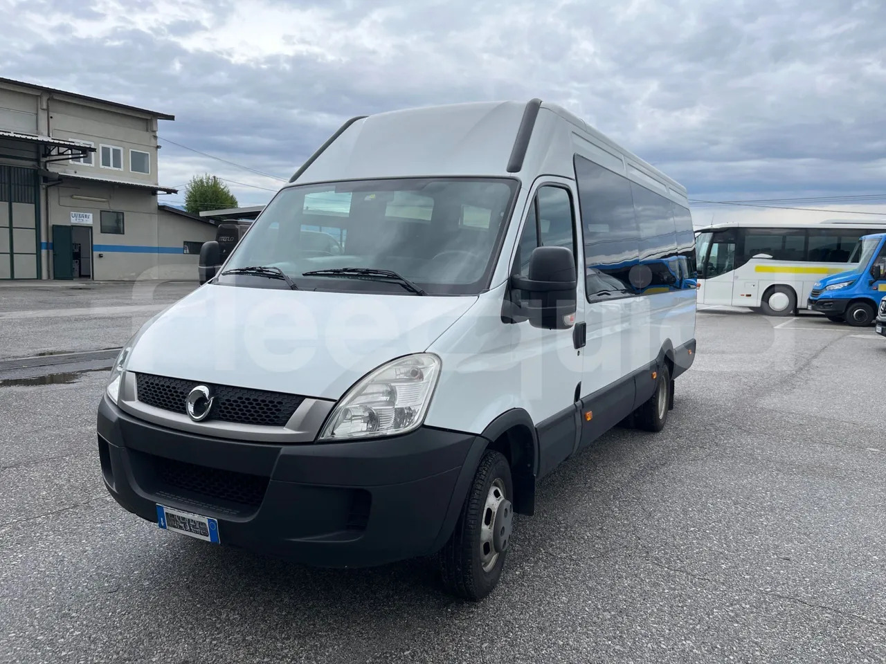 Iveco Daily - 소형 버스, 승합차 : 사진 4 Iveco Daily - 소형 버스, 승합차 : 사진 4