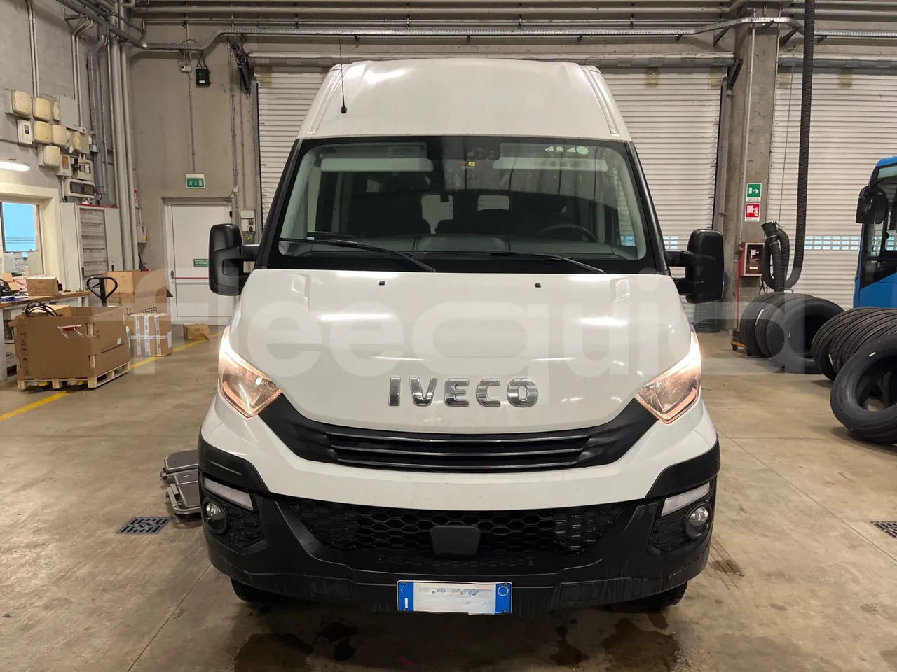 Iveco Daily - 소형 버스, 승합차 : 사진 2 Iveco Daily - 소형 버스, 승합차 : 사진 2
