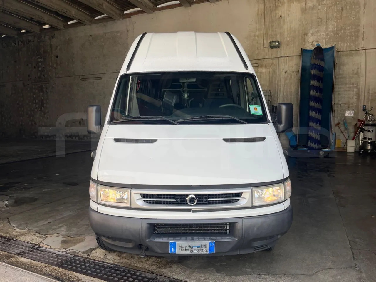 Iveco Daily - 소형 버스, 승합차 : 사진 2 Iveco Daily - 소형 버스, 승합차 : 사진 2