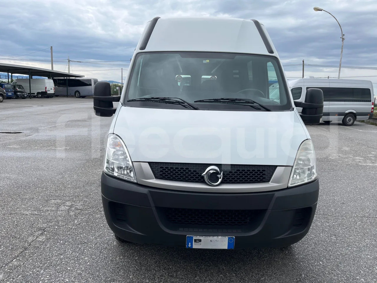 Iveco Daily - 소형 버스, 승합차 : 사진 2 Iveco Daily - 소형 버스, 승합차 : 사진 2