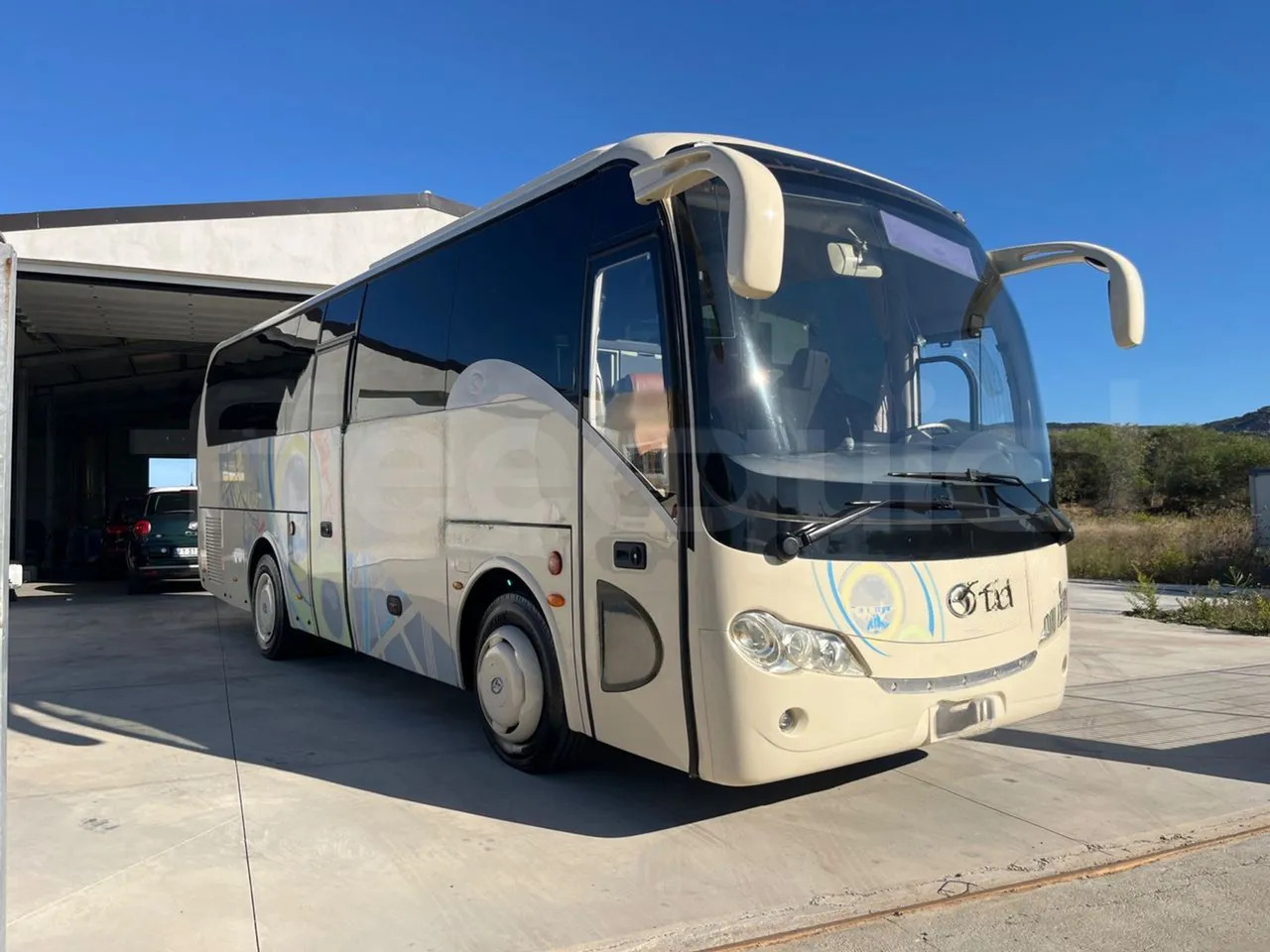 King Long XMQ6900 - 대형 버스 : 사진 1 King Long XMQ6900 - 대형 버스 : 사진 1