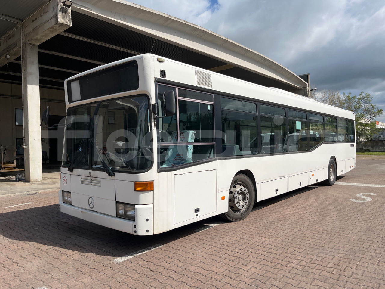 Mercedes-Benz O 405N2 - 교외 버스 : 사진 4 Mercedes-Benz O 405N2 - 교외 버스 : 사진 4