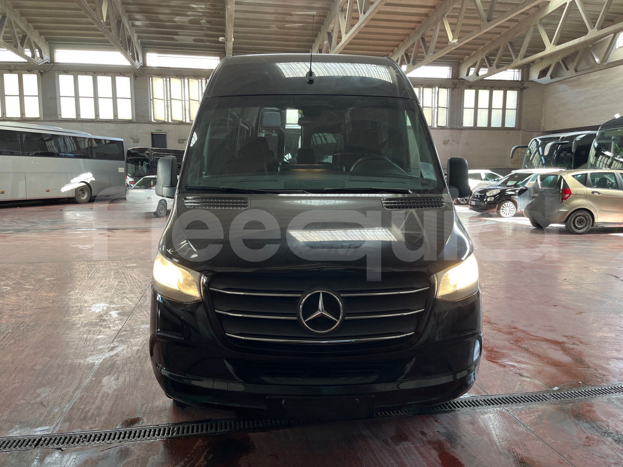 Mercedes-Benz Sprinter - 대형 버스 : 사진 2 Mercedes-Benz Sprinter - 대형 버스 : 사진 2