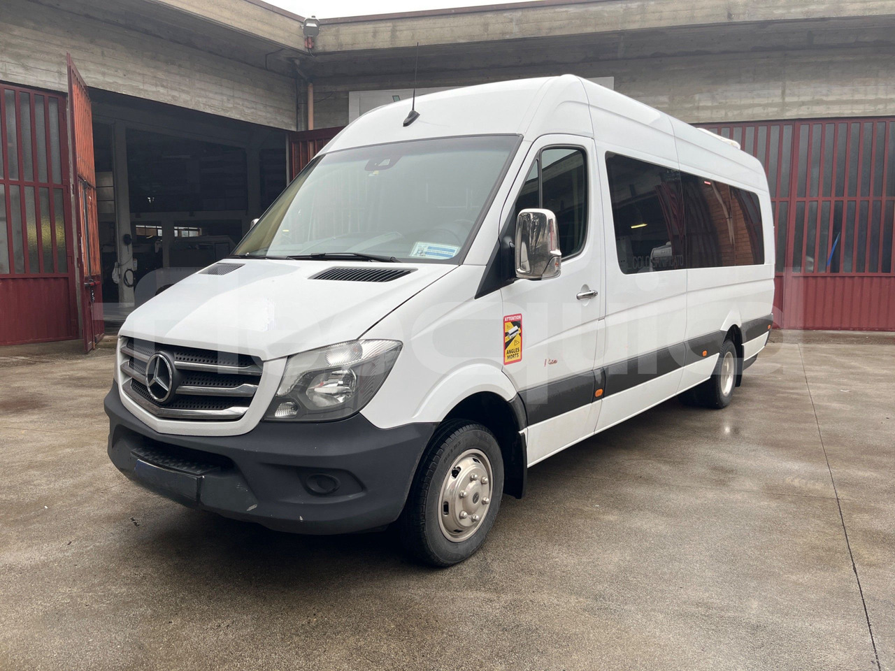 Mercedes-Benz Sprinter - 대형 버스 : 사진 4 Mercedes-Benz Sprinter - 대형 버스 : 사진 4