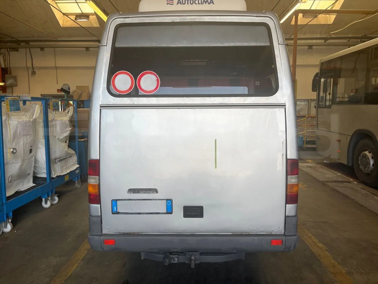 Mercedes-Benz Sprinter - 소형 버스, 승합차 : 사진 5 Mercedes-Benz Sprinter - 소형 버스, 승합차 : 사진 5